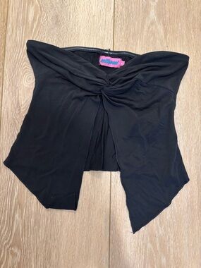 Edikted Black Top with open front